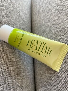 🆕 BYROE Chamomile Face Cleanser 20ml